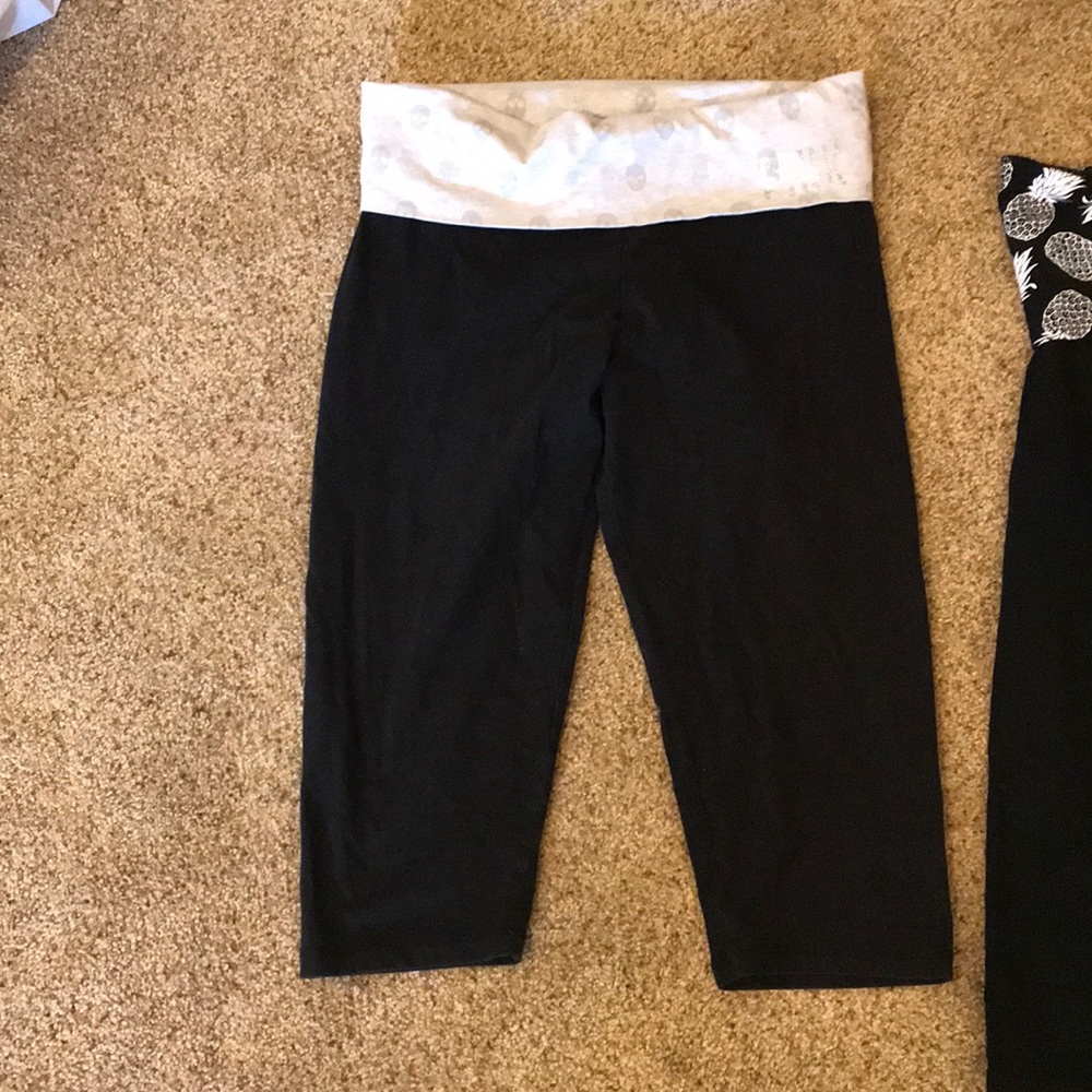 PINK yoga capris